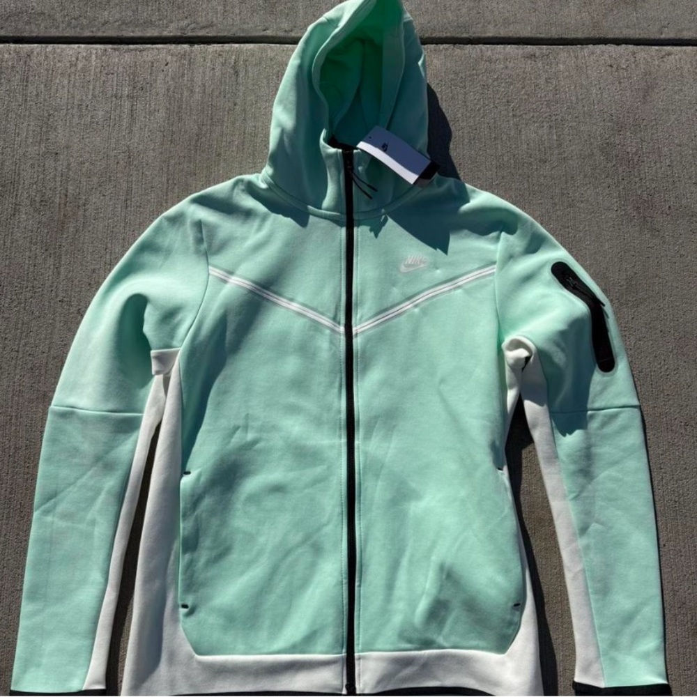 Nike Mint Nike Tech Fleece